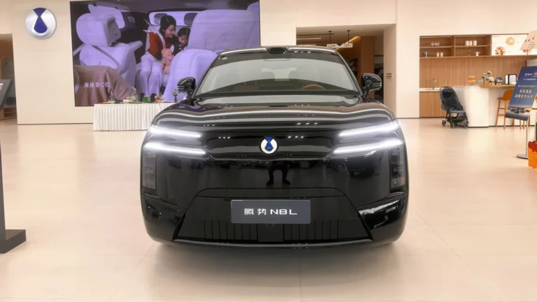 2025 Denza N8L PHEV 6-Seat SUV Interior & Exterior Immersive Experience