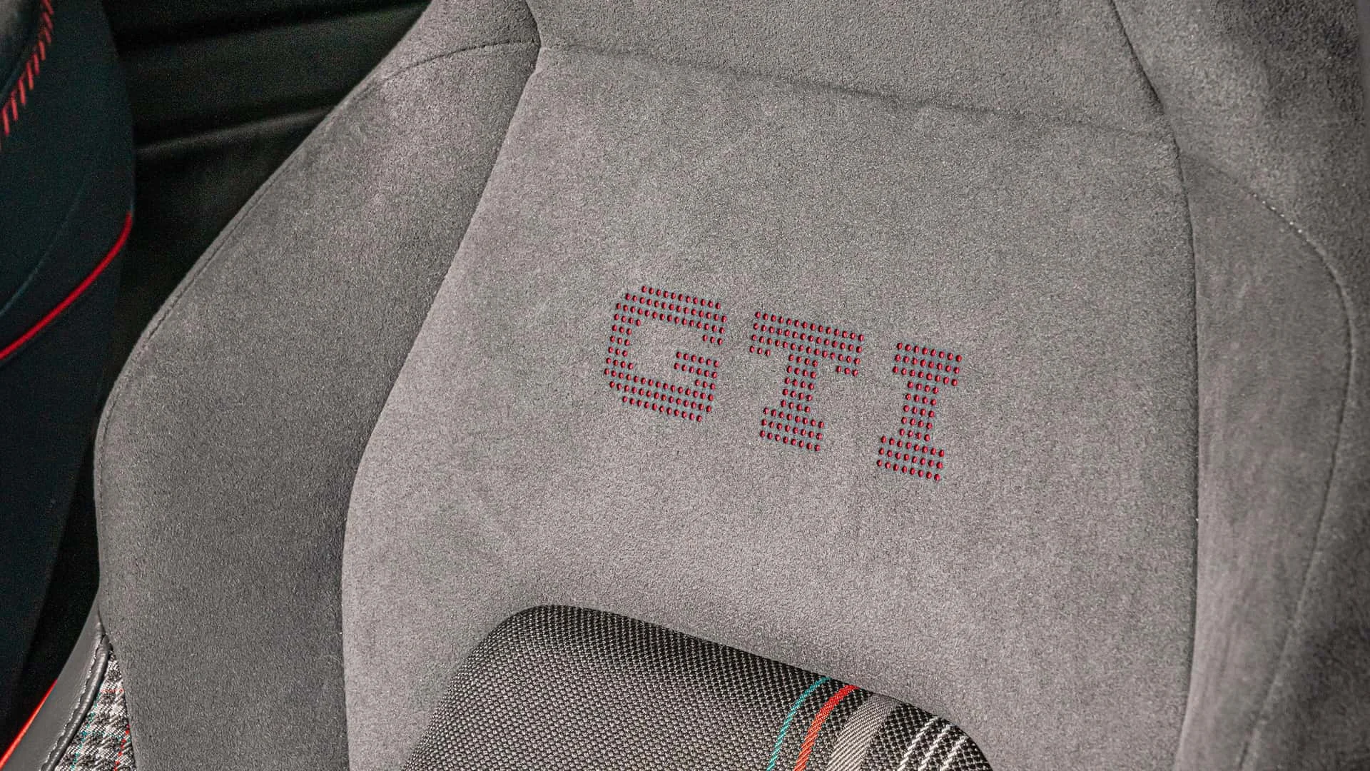 2026-volkswagen-golf-gti-edition-50-40