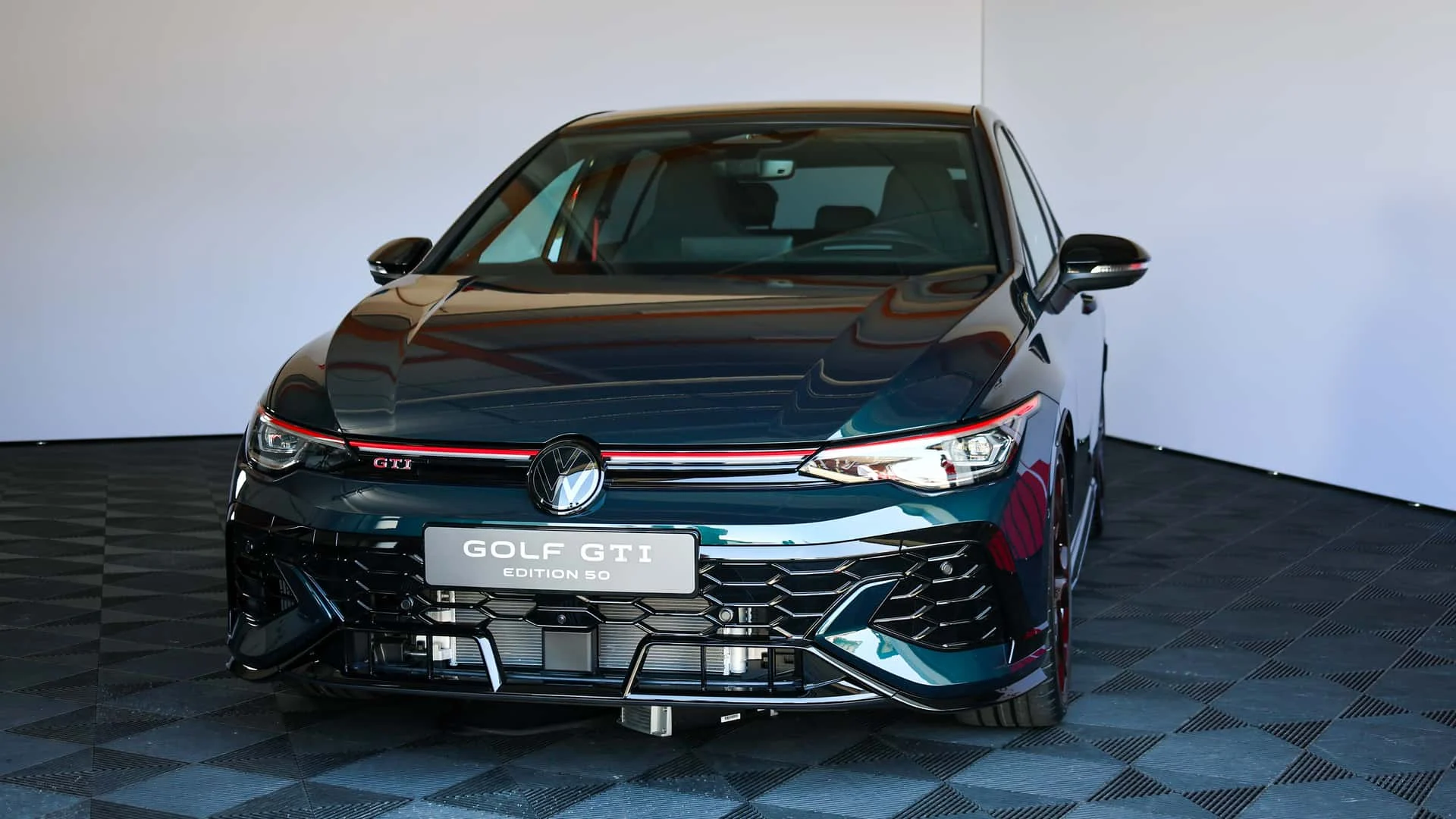 2026-volkswagen-golf-gti-edition-50-42