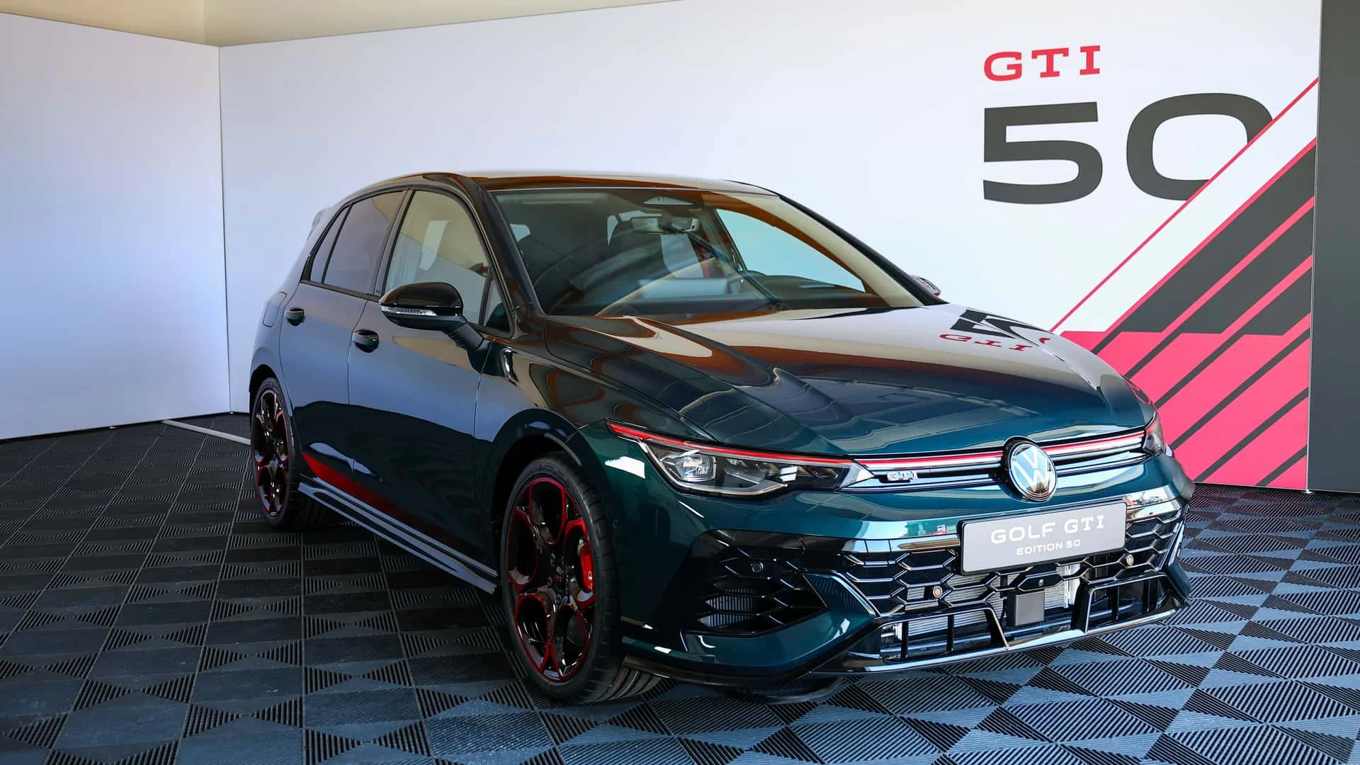 2026-volkswagen-golf-gti-edition-50-44