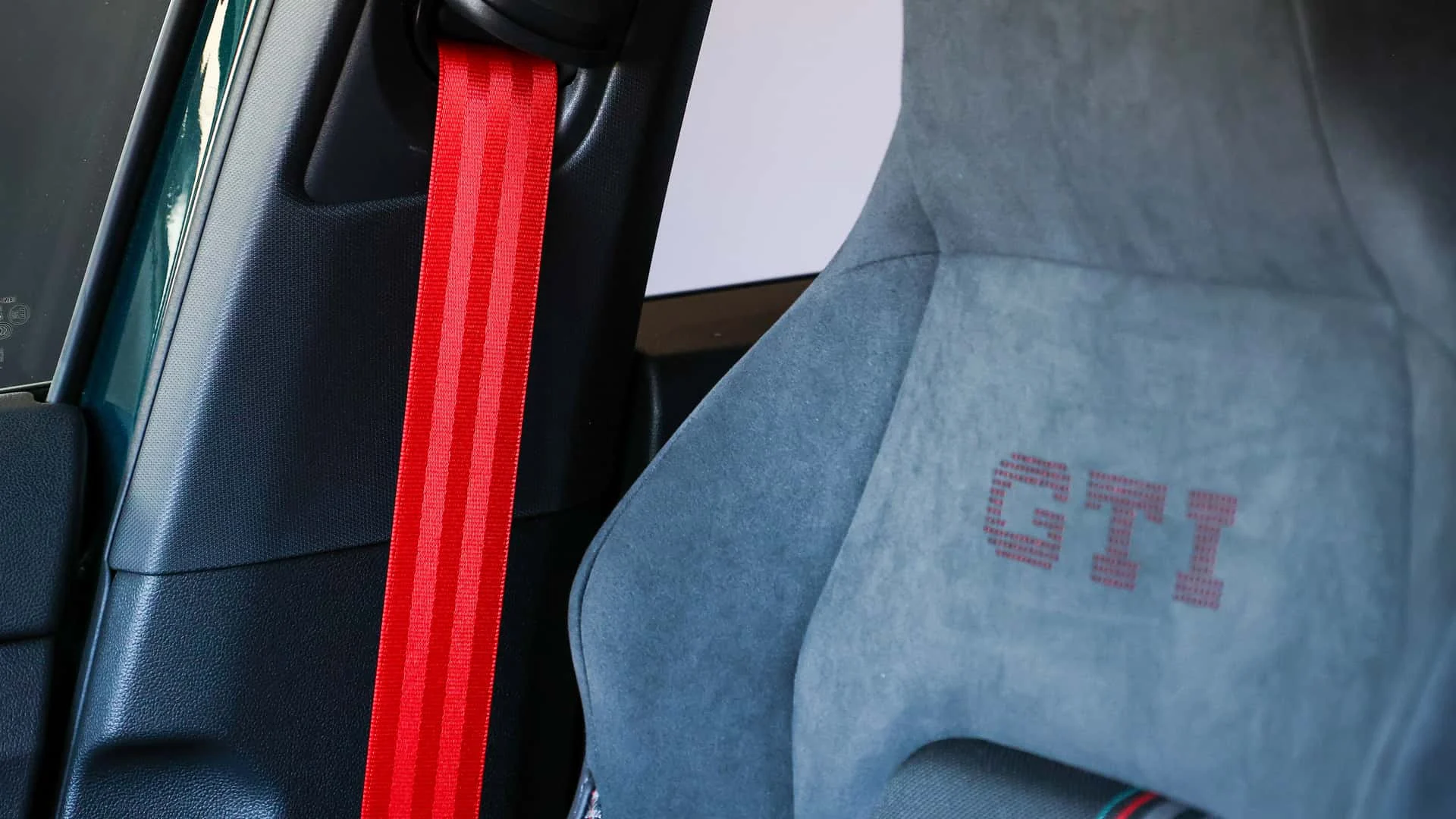 2026-volkswagen-golf-gti-edition-50-57