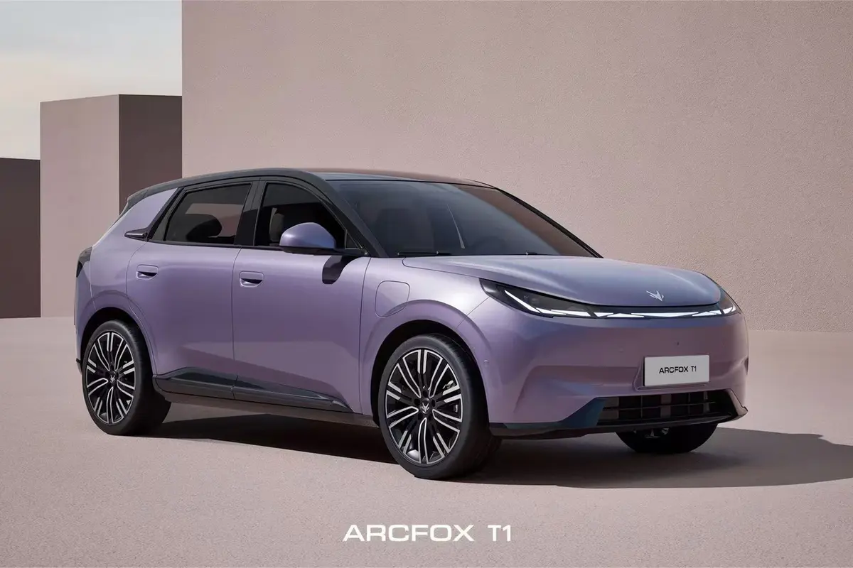 2025款北汽极狐 T1-11