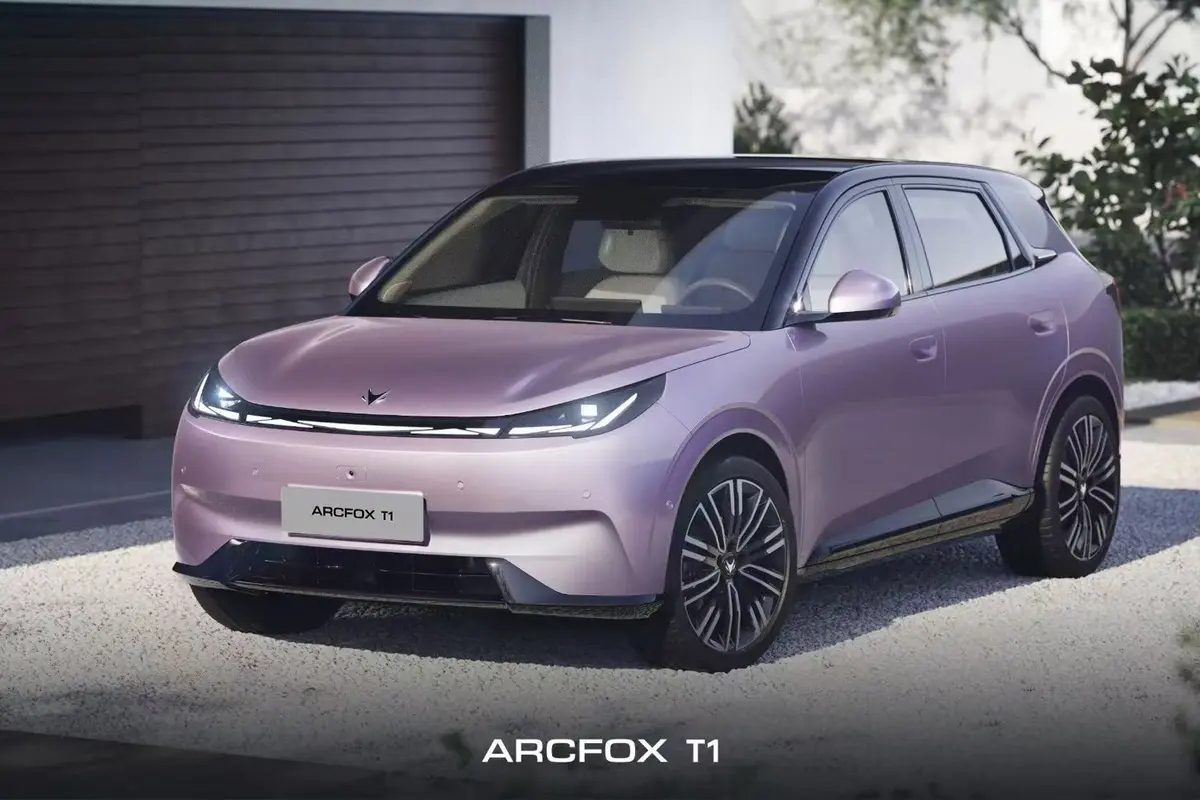 2025款北汽极狐 T1-13