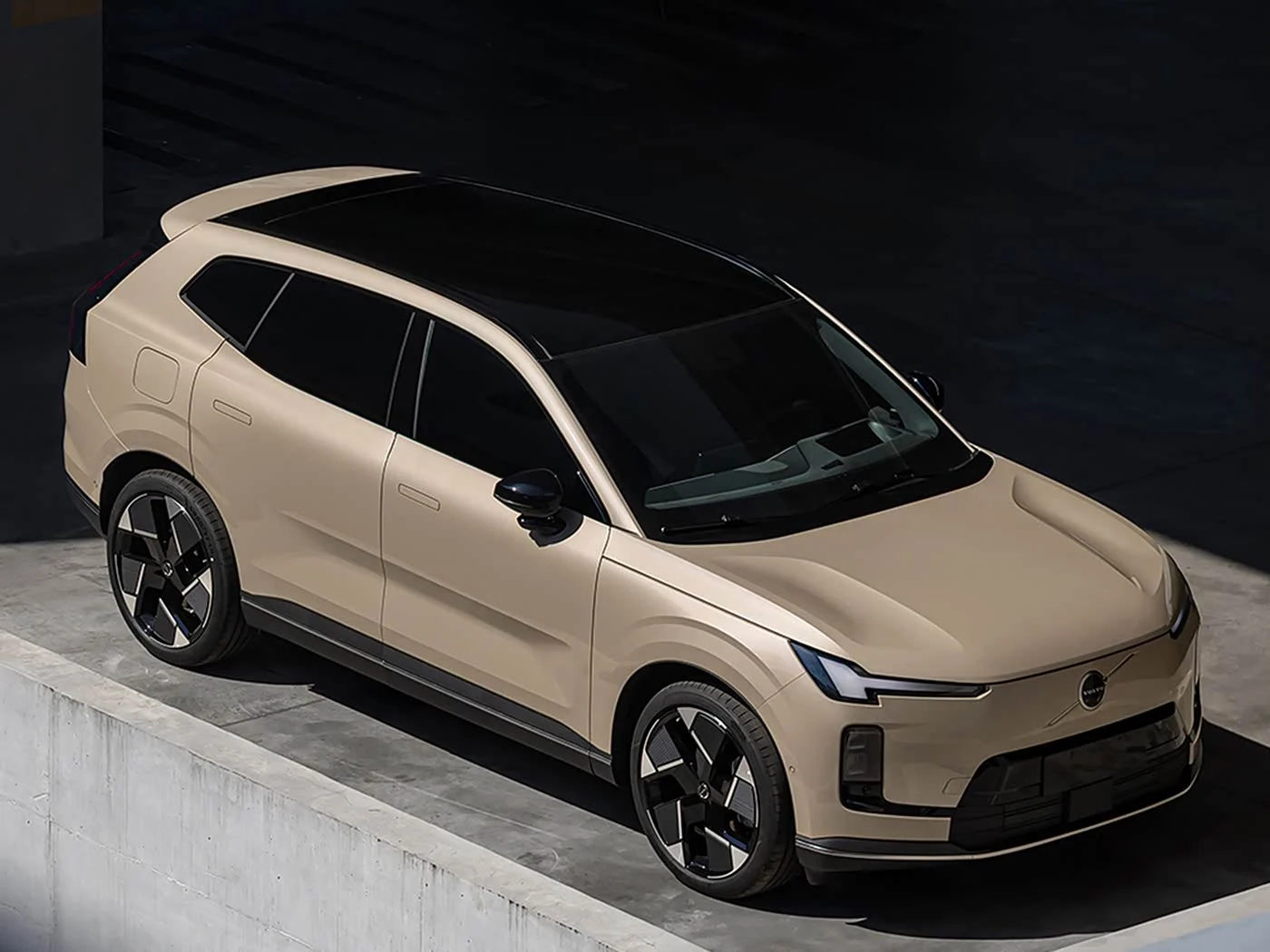 2025款沃尔沃XC70插混03