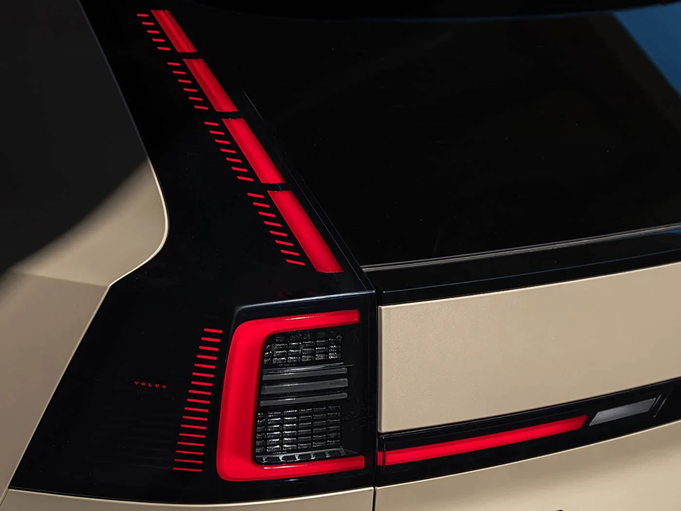 2025款沃尔沃XC70插混08