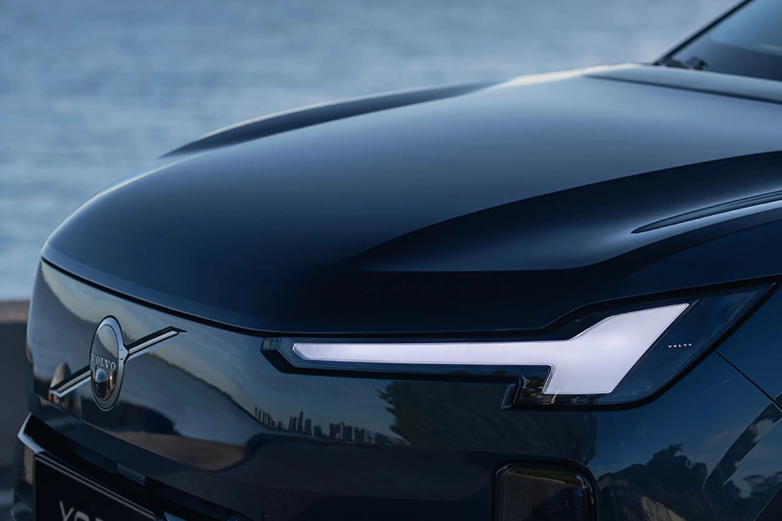 2025款沃尔沃XC70插混版牛仔蓝04