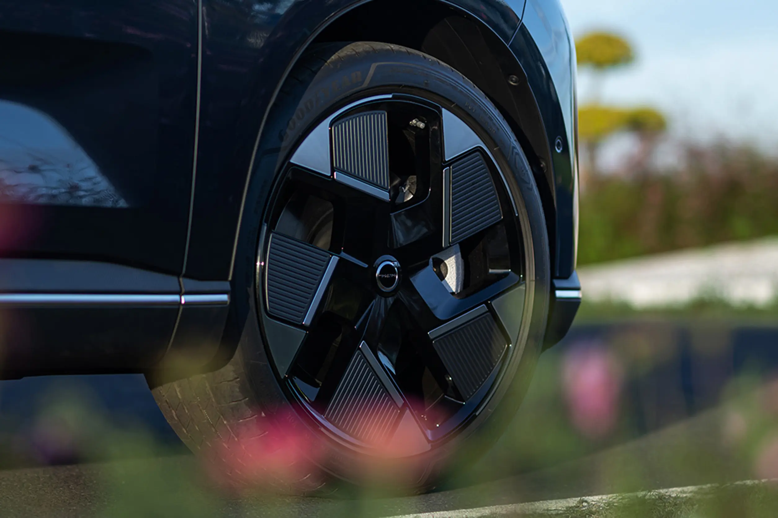 2025款沃尔沃XC70插混版牛仔蓝07