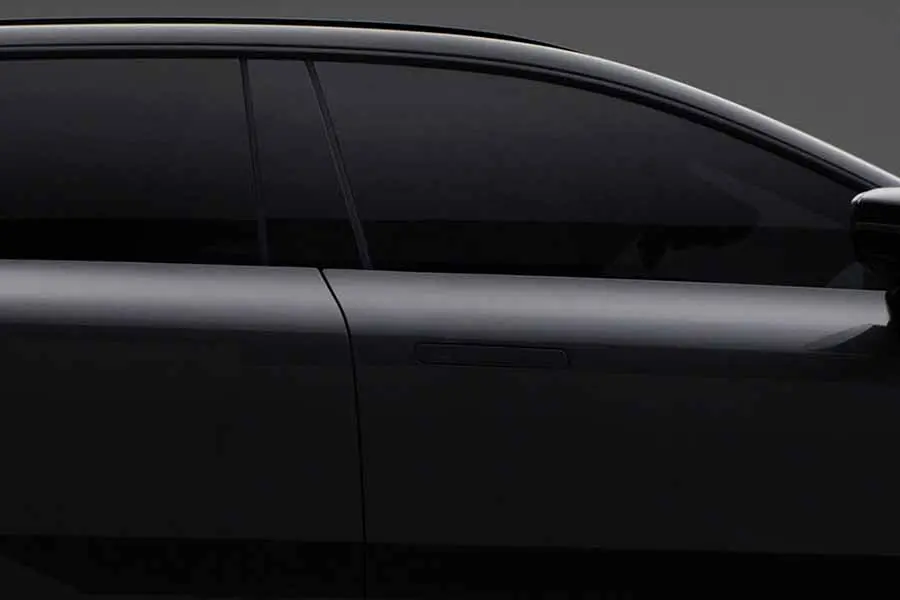 2025款沃尔沃XC70插混版玛瑙黑02