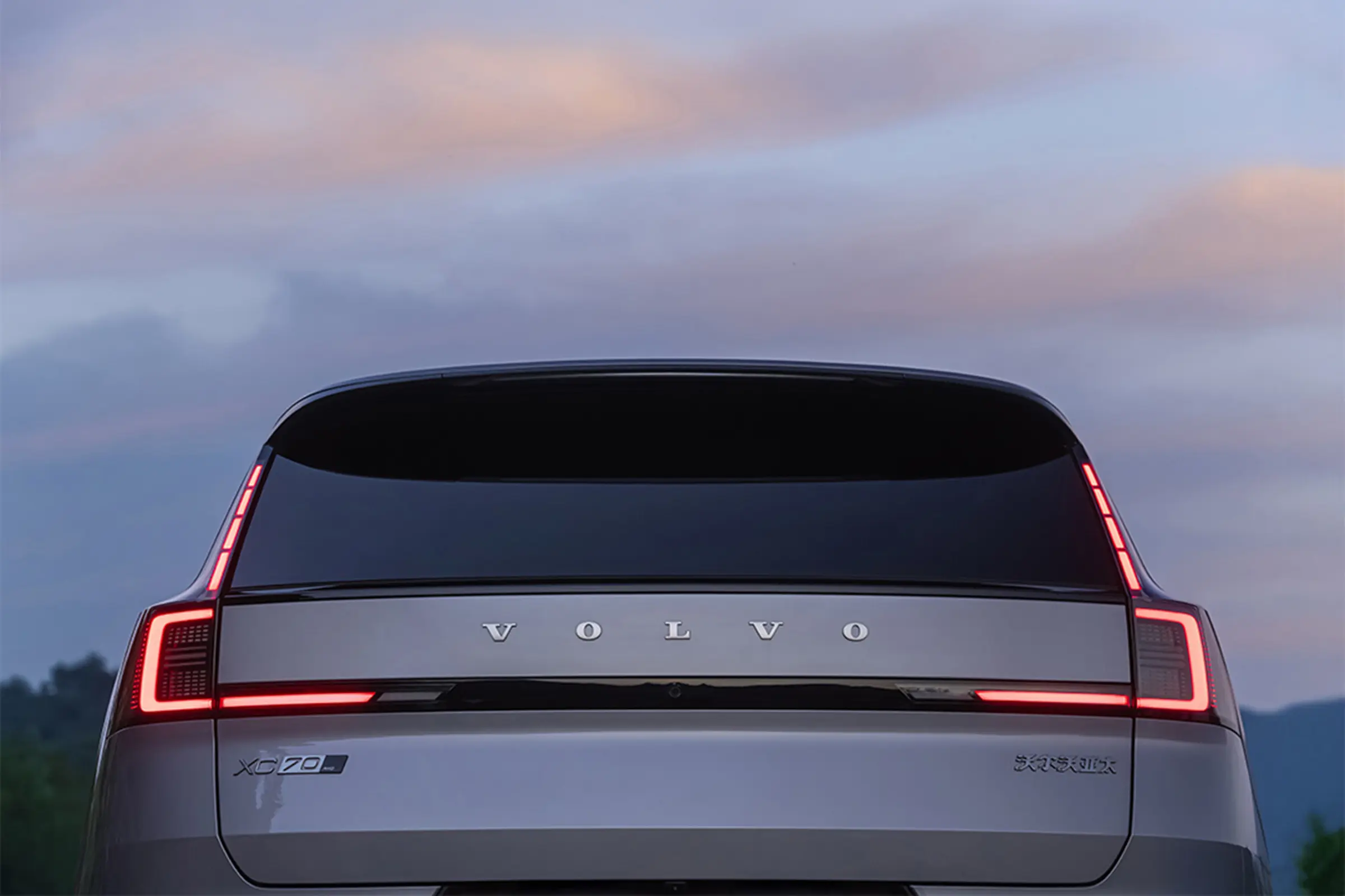 2025款沃尔沃XC70插混版霞光灰06
