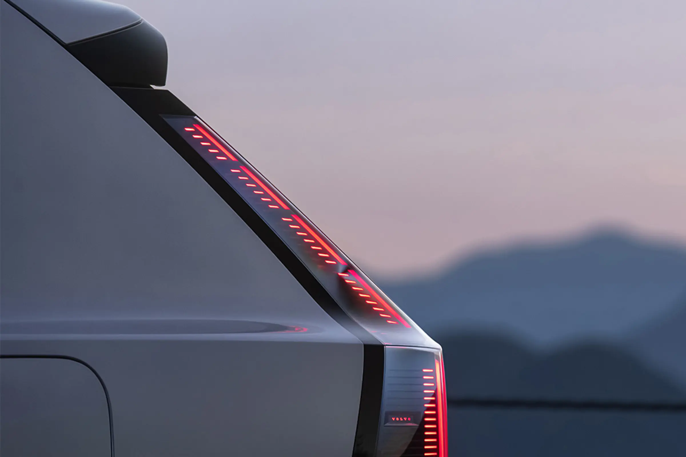 2025款沃尔沃XC70插混版霞光灰07