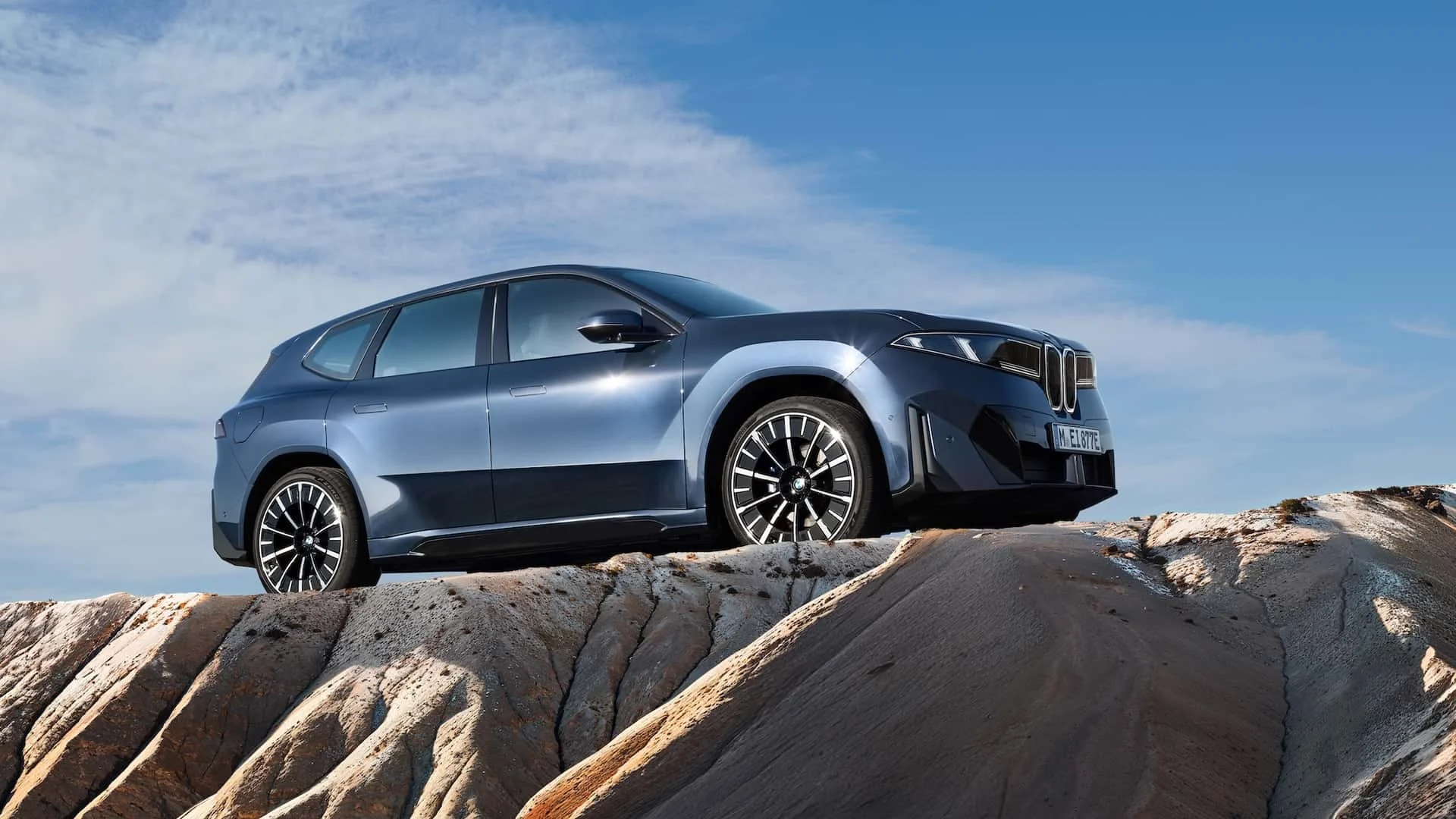 2026 BMW ix3-001