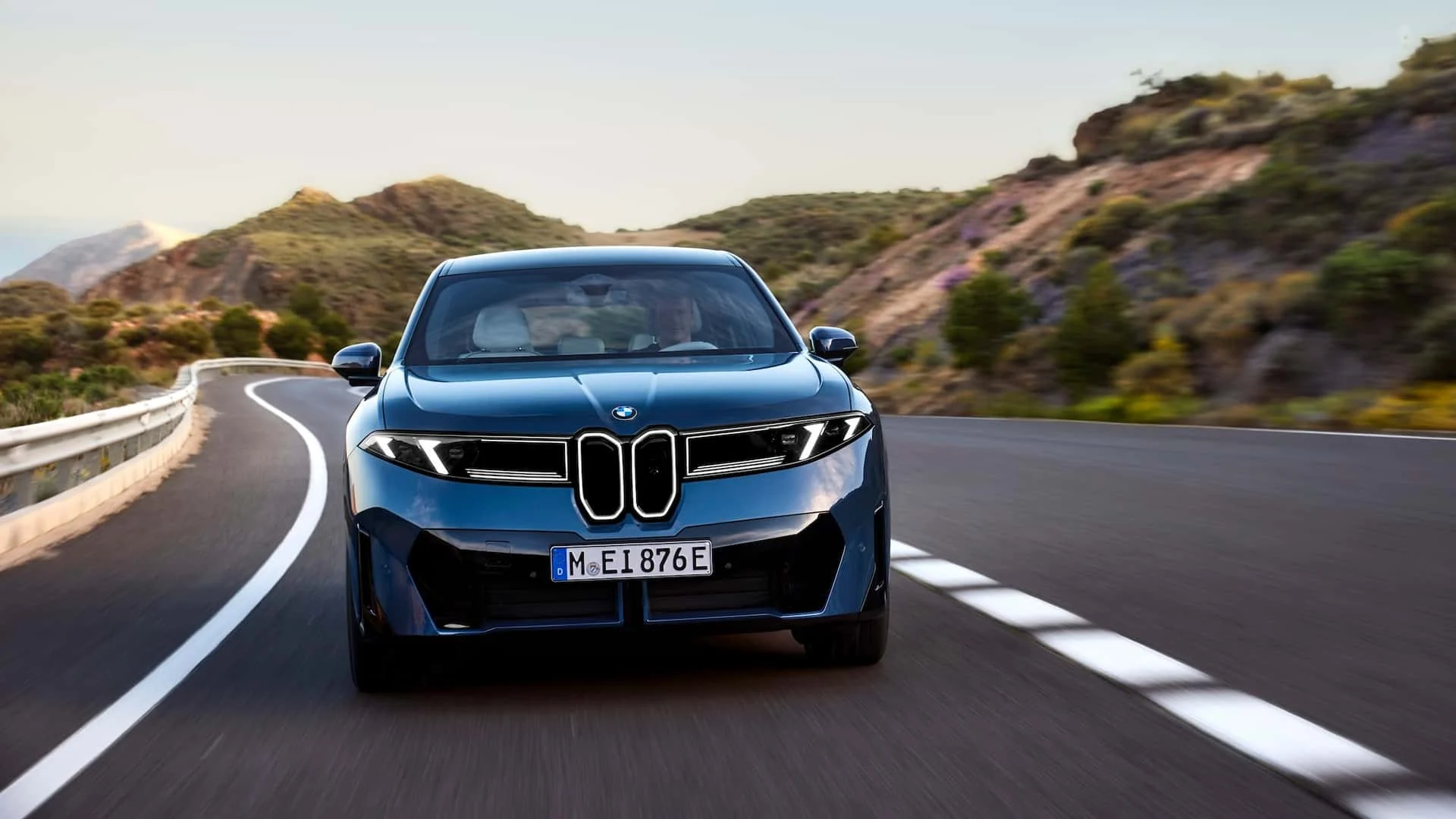 2026 BMW ix3-003