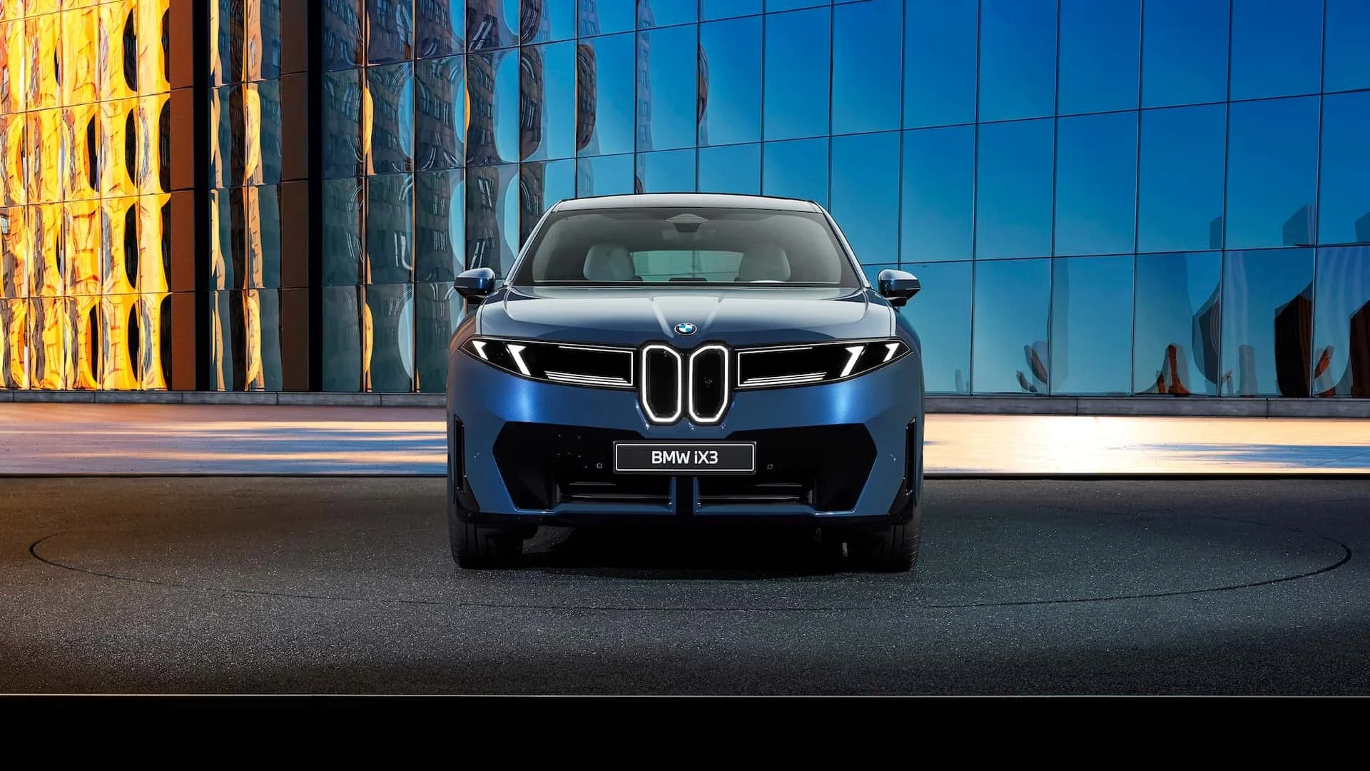 2026 BMW ix3-011