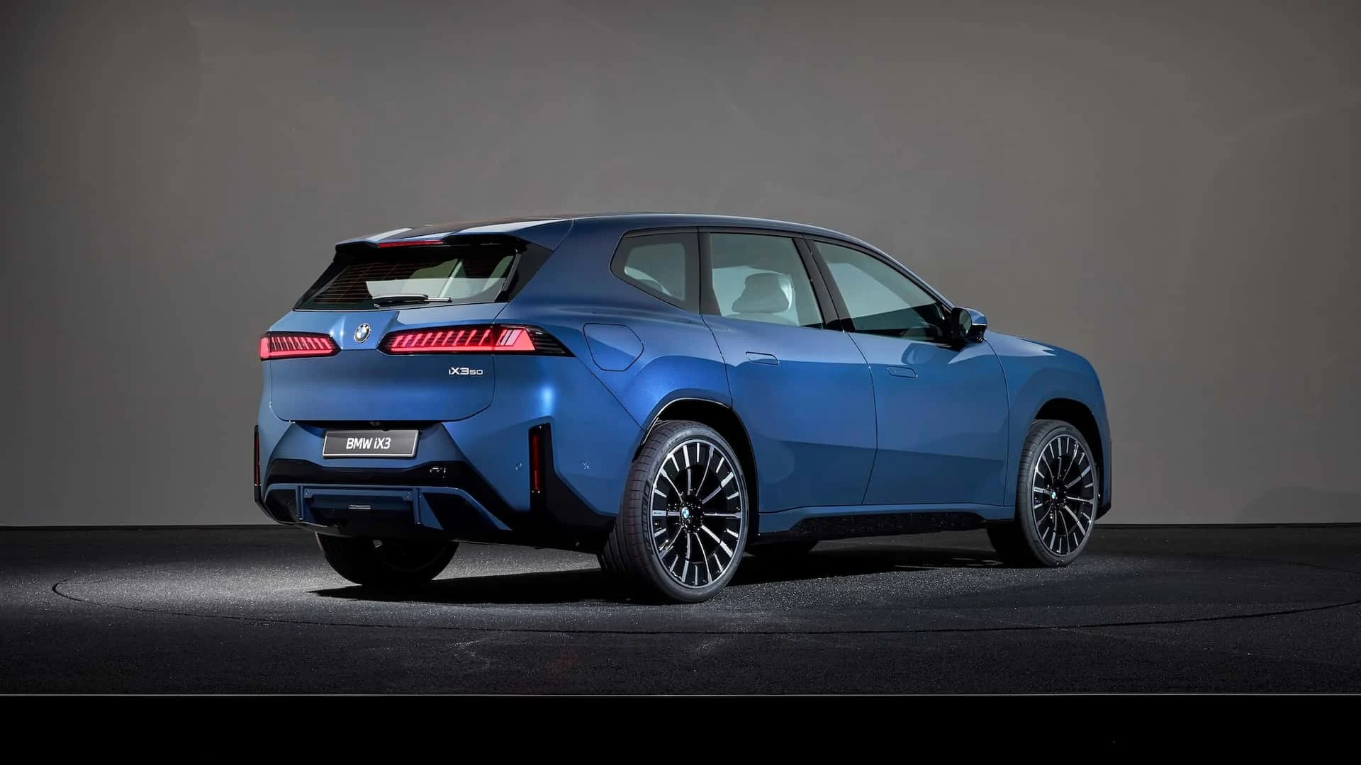 2026 BMW ix3-016