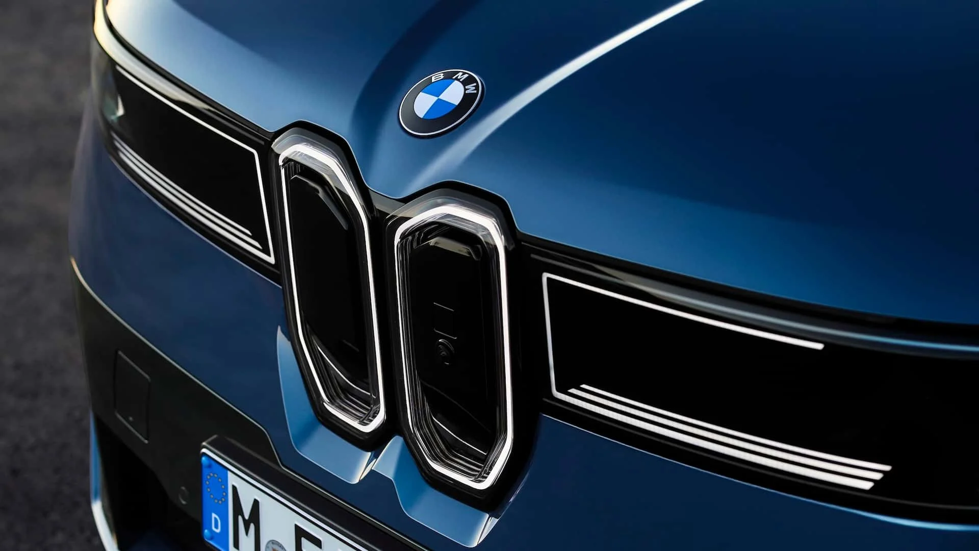 2026 BMW ix3-023