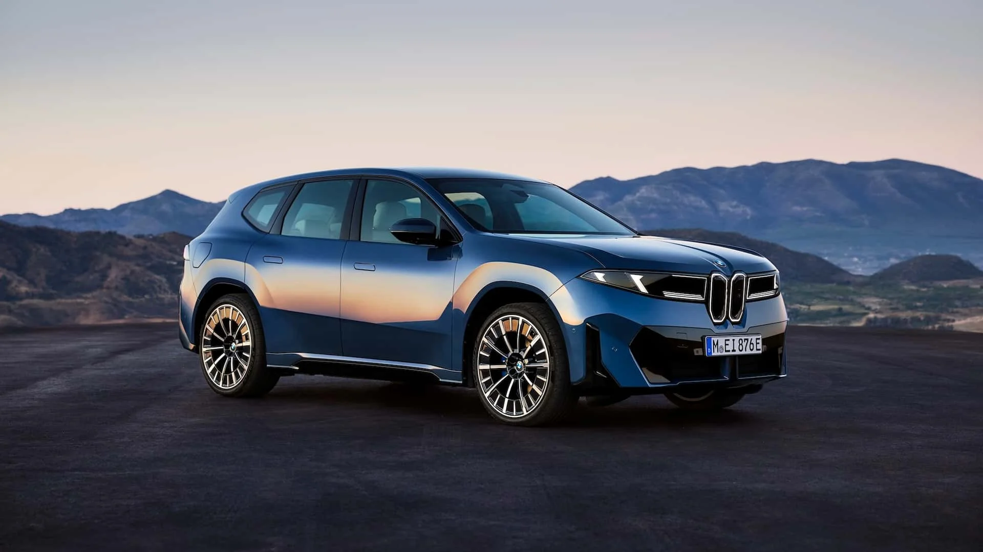2026 BMW ix3-029