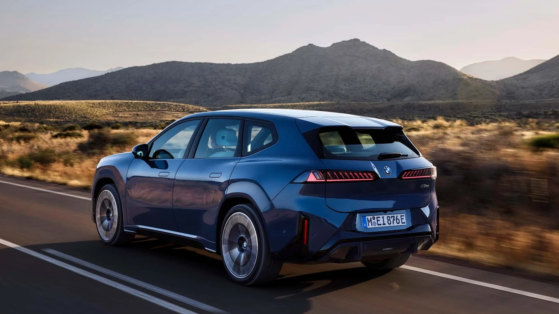 2026 BMW ix3-033