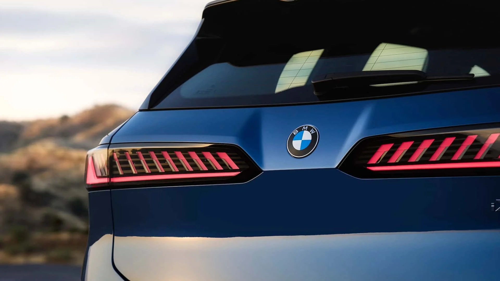 2026 BMW ix3-058