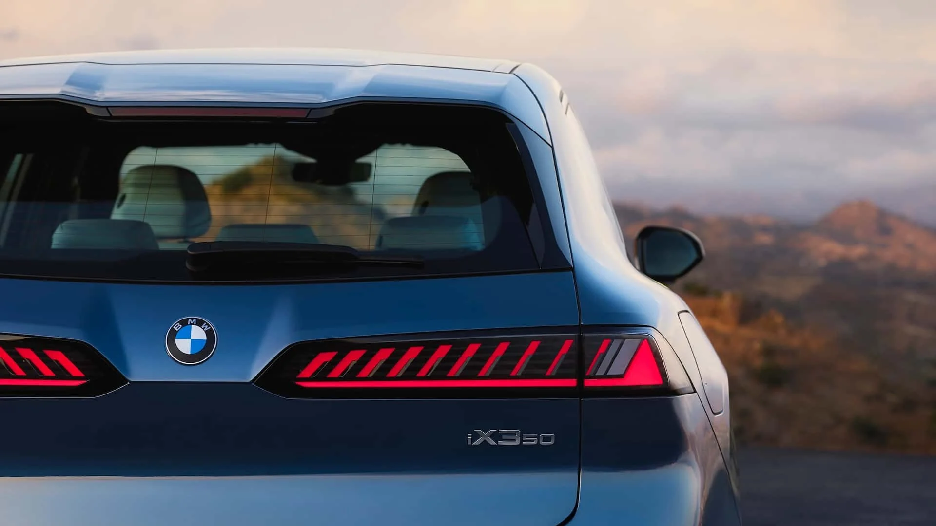 2026 BMW ix3-060