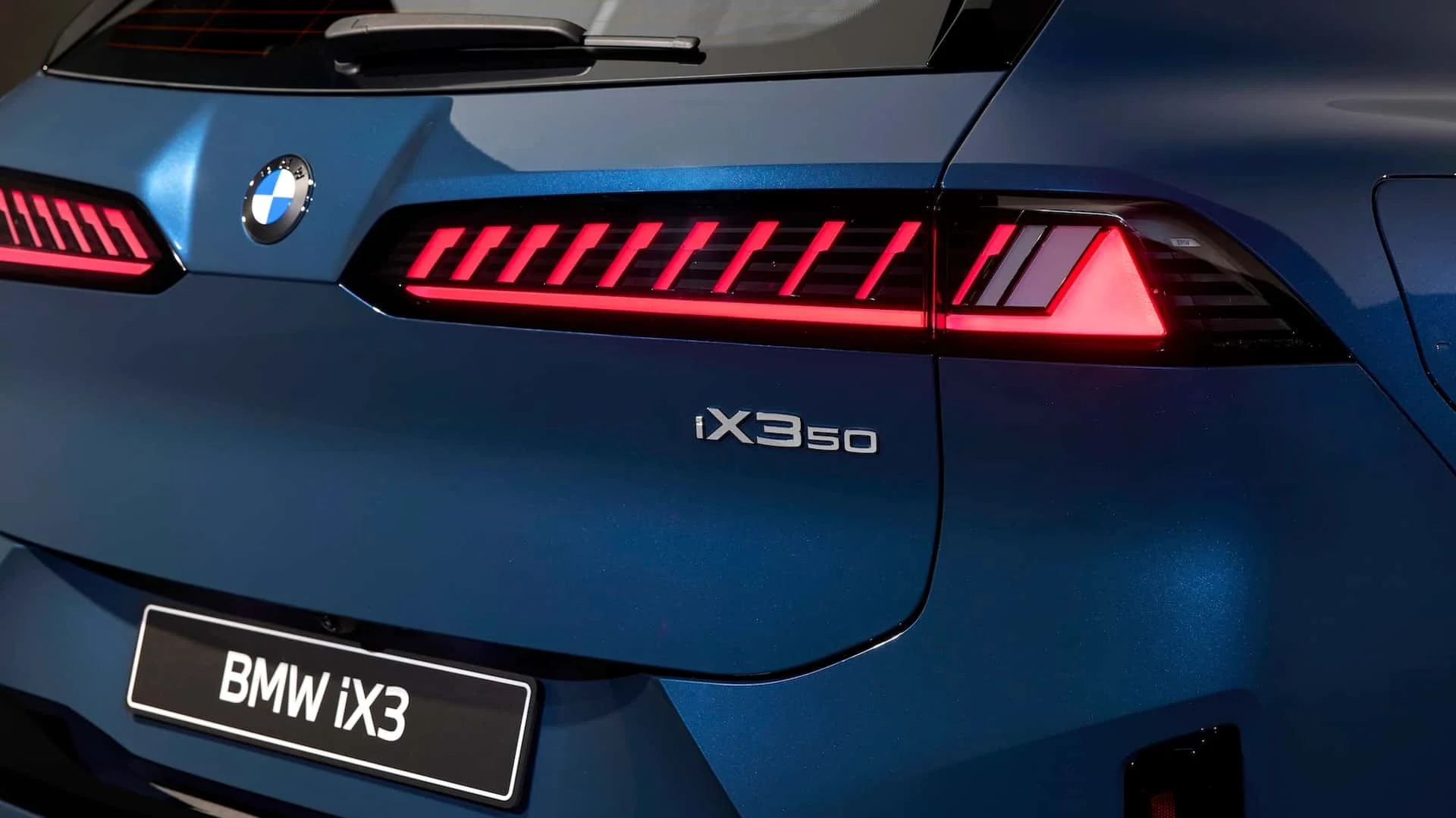 2026 BMW ix3-067
