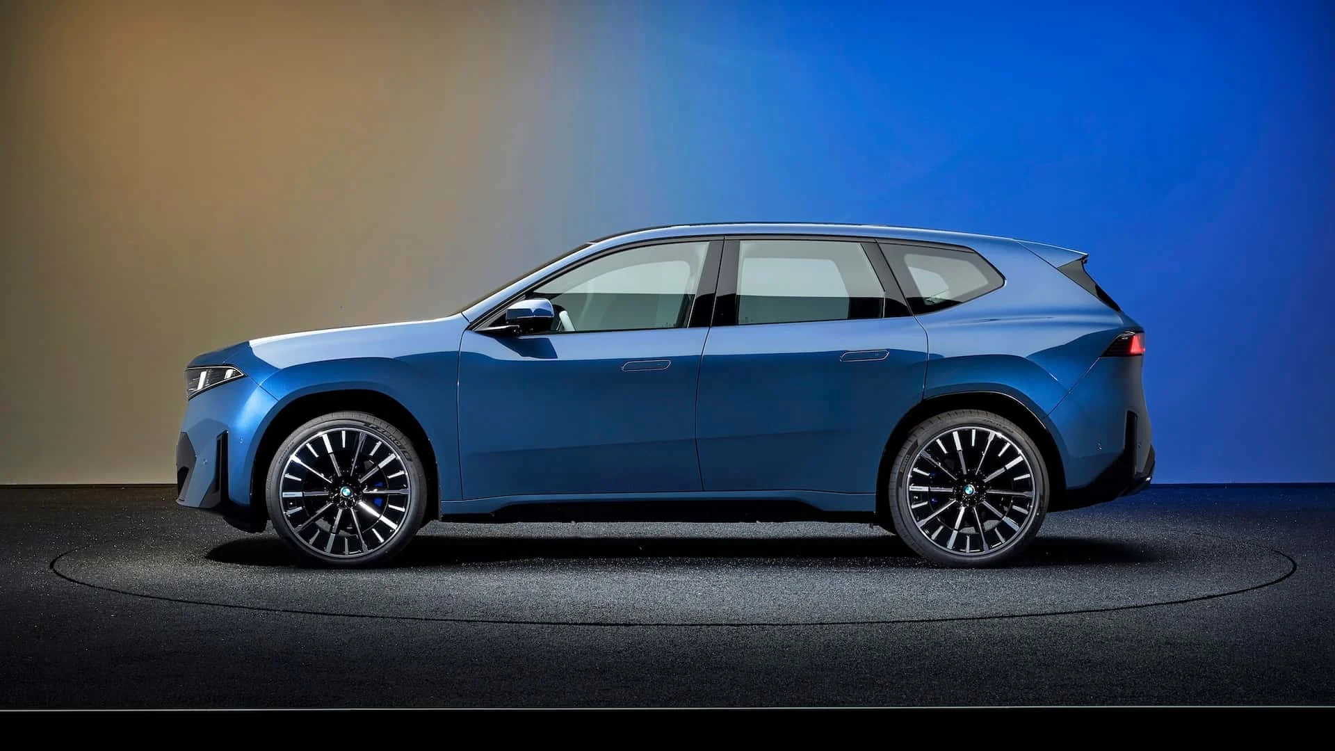 2026 BMW ix3-070