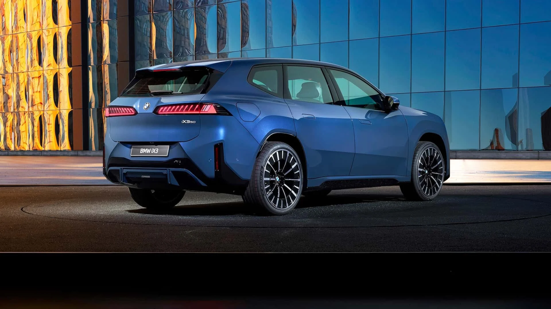 2026 BMW ix3-073