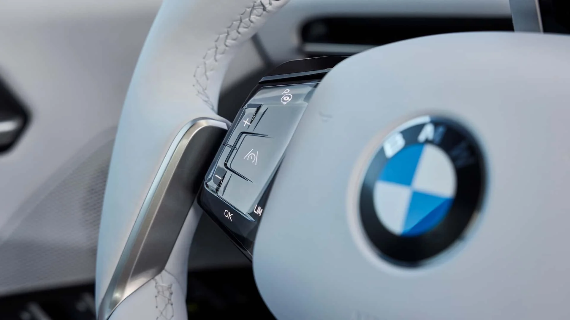 2026 BMW ix3-081