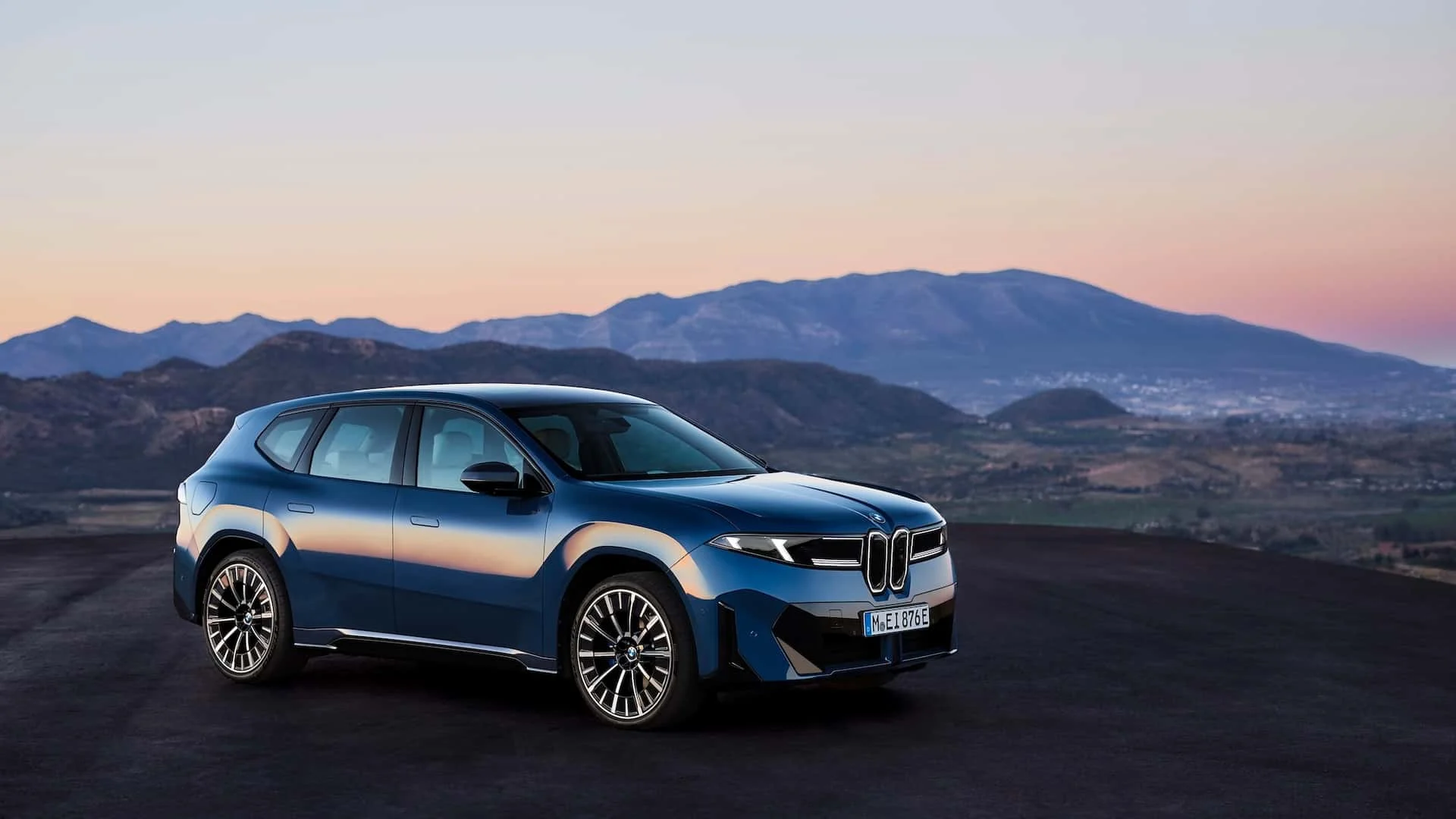 2026 BMW ix3-089