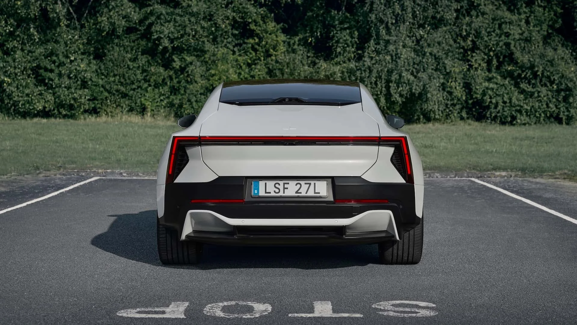 2026-polestar-5-10