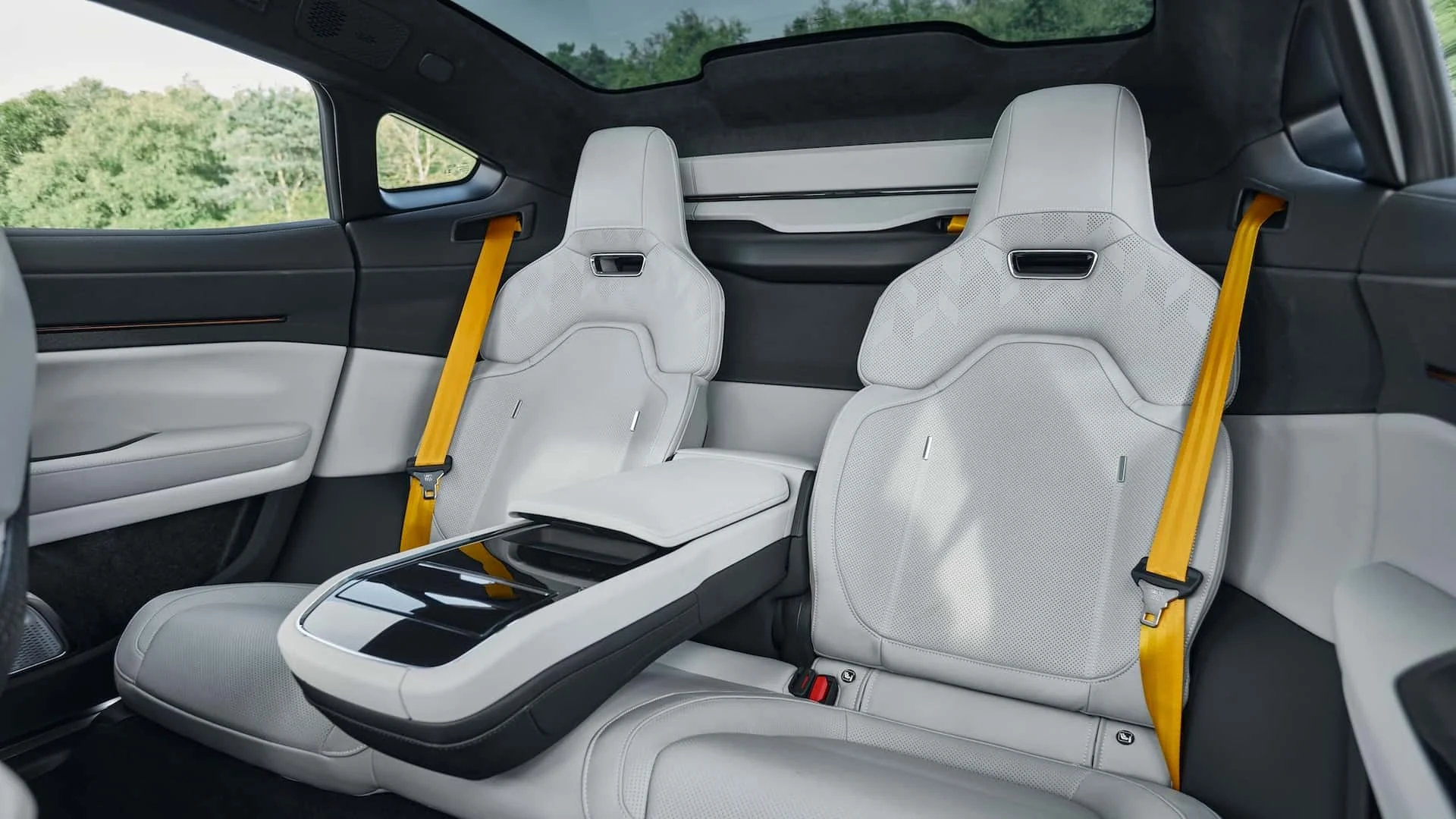 2026-polestar-5-15